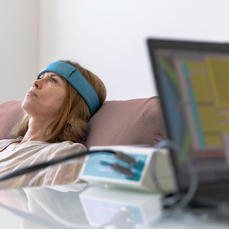guide-what-is-biofeedback-therapy-1440x810